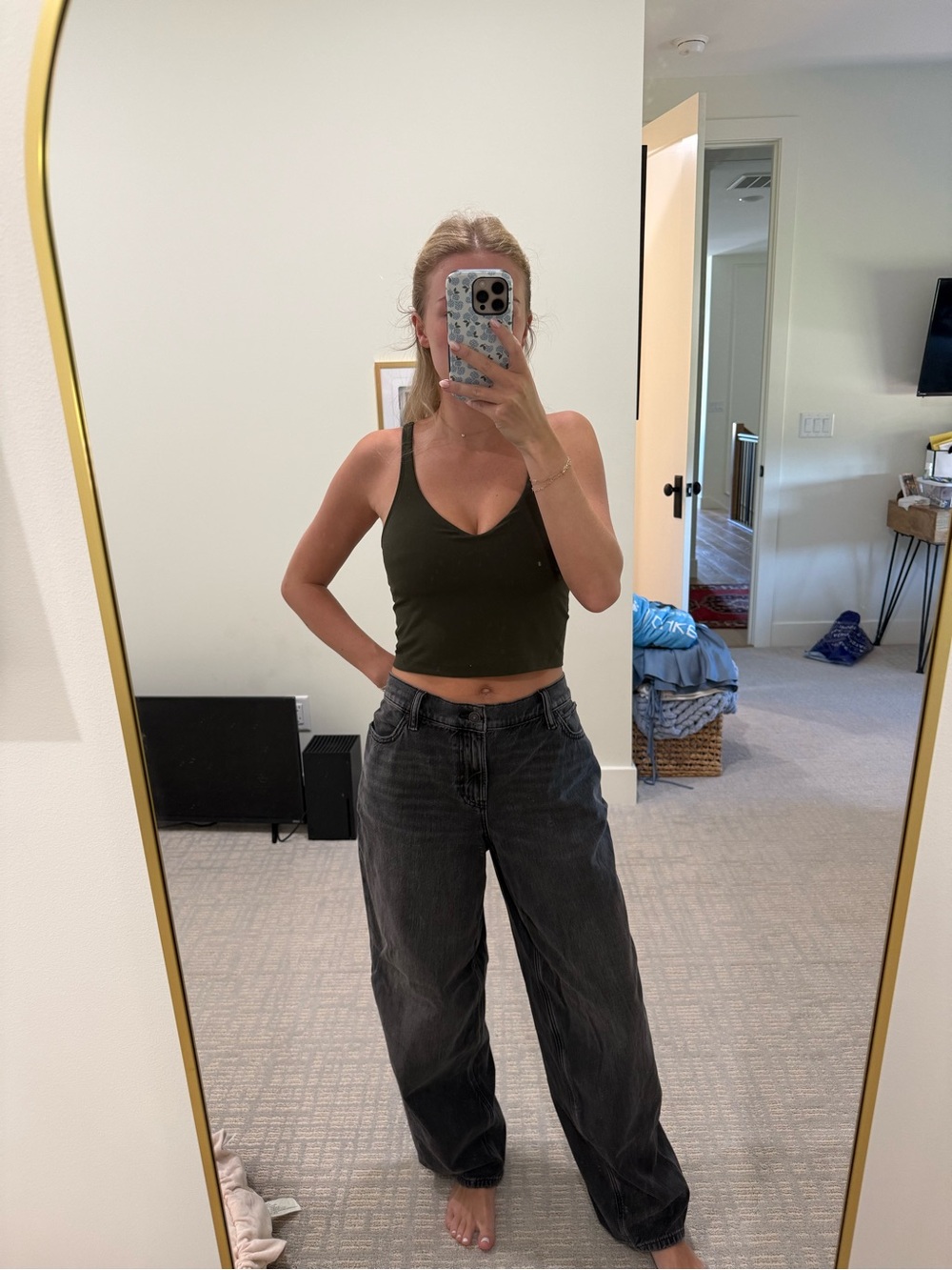 American Eagle Black barrel Jean